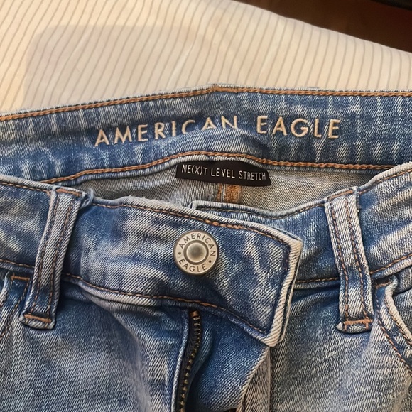 American Eagle women’s jeans - Picture 2 of 4